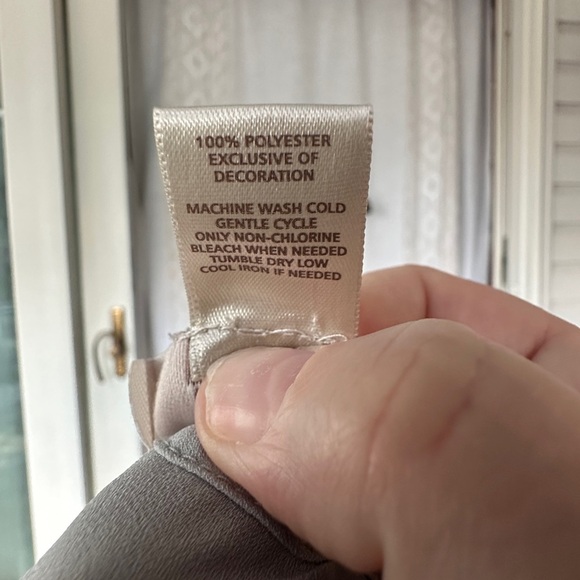 Loft Sleeveless gray blouse size small - Picture 3 of 5